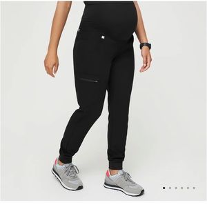 Figs maternity scrub set